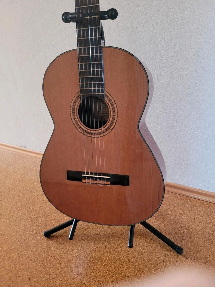 Klassische Gitarre mit Set in Dingolshausen