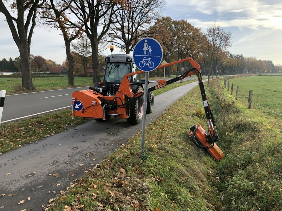 Böschungsmulcher, Graben mähen, Feldrandpflege, Auslegemulcher in Bad Zwischenahn