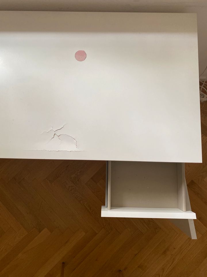 Ikea MALM Schreibtisch, weiß, 140x65cm, geschädigt in Köln