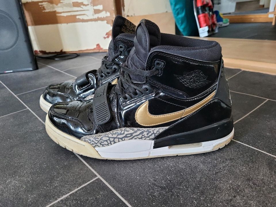 Nike Air Jordan Legacy 312 Schwarz/Gold 46 gebraucht Top Zustand in Wildau