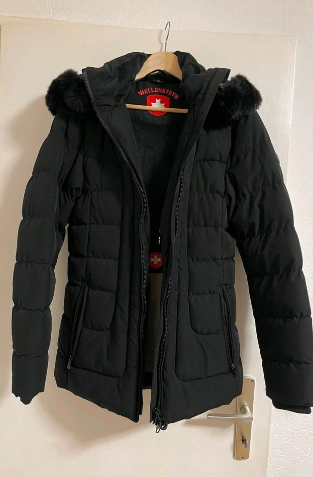 Wellensteyn Winter Jacke in (M) in Siegburg