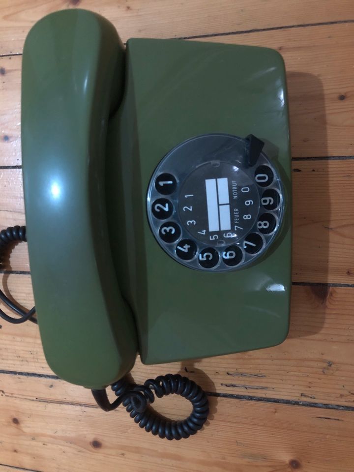 Telefon alt grün in Kirchen (Sieg)