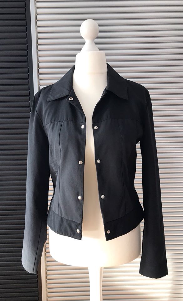 Jacke Comma schwarz Gr. 36 in Menden