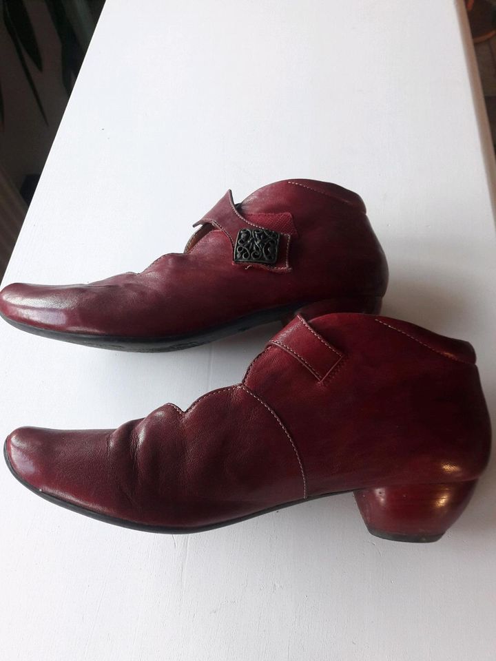 Think Aida Stiefeletten Tanzschuhe rot Gr.40 in Rheinberg