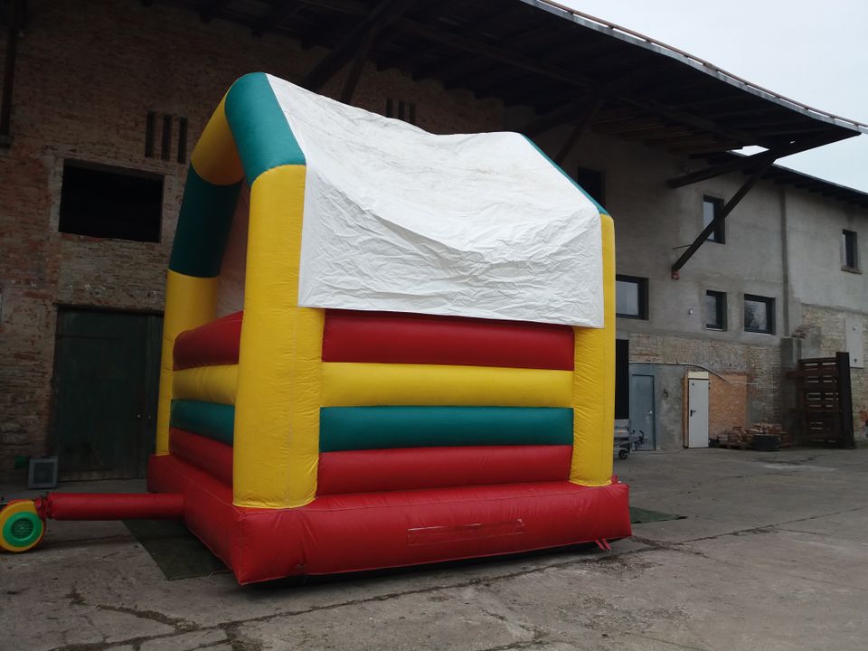 Bunte Profi Hüpfburg 4x4,8m + Dach 1 Tage nur 89€ Mieten, Rent in Bördeland