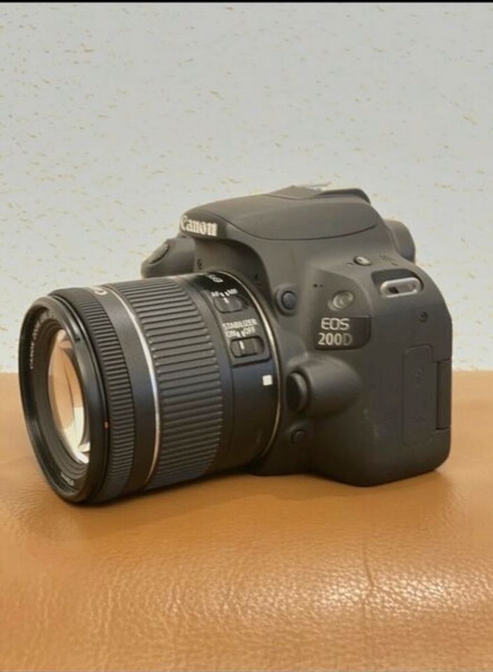 Canon Eos E200d EF-S 18-55 IS STM Kit in Dortmund