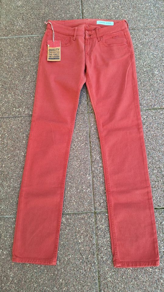 Cross Jeans Scarlet W27 L32 Terracotta *NEU* in Berlin