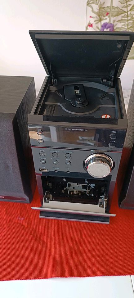 Micro-Musiksystem (CD-Player, Kassette, UKW-Radio, USB) in Nürnberg (Mittelfr)
