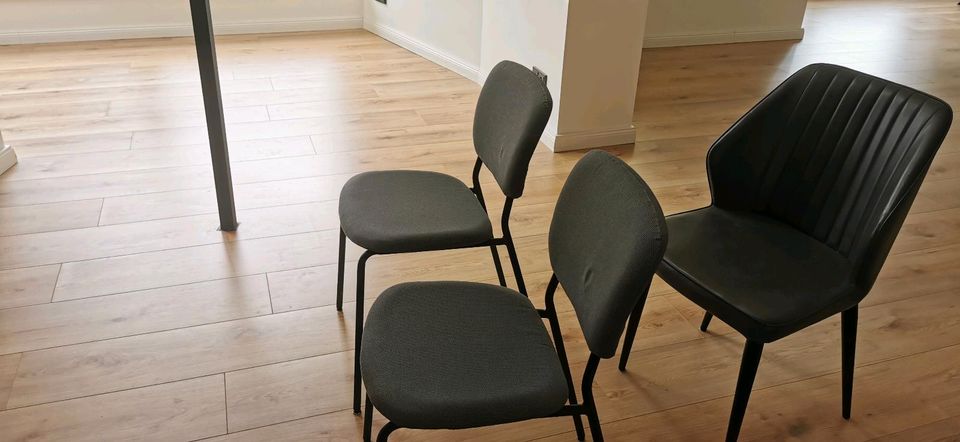3 Stühle zusammen für 15€ in Detmold