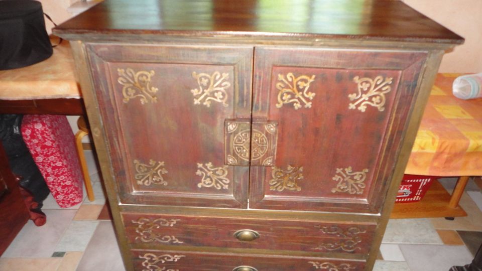 Kleiner Schrank - Asiatisch - Orientalischer Stil - Vintage in Zahna-Elster