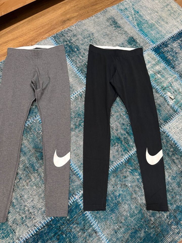 Nike Damen leggins Größe S neu in Bergkamen