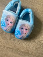 Elsa schuhe neu hausschuhe  eiskönigin Frankfurt am Main - Heddernheim Vorschau