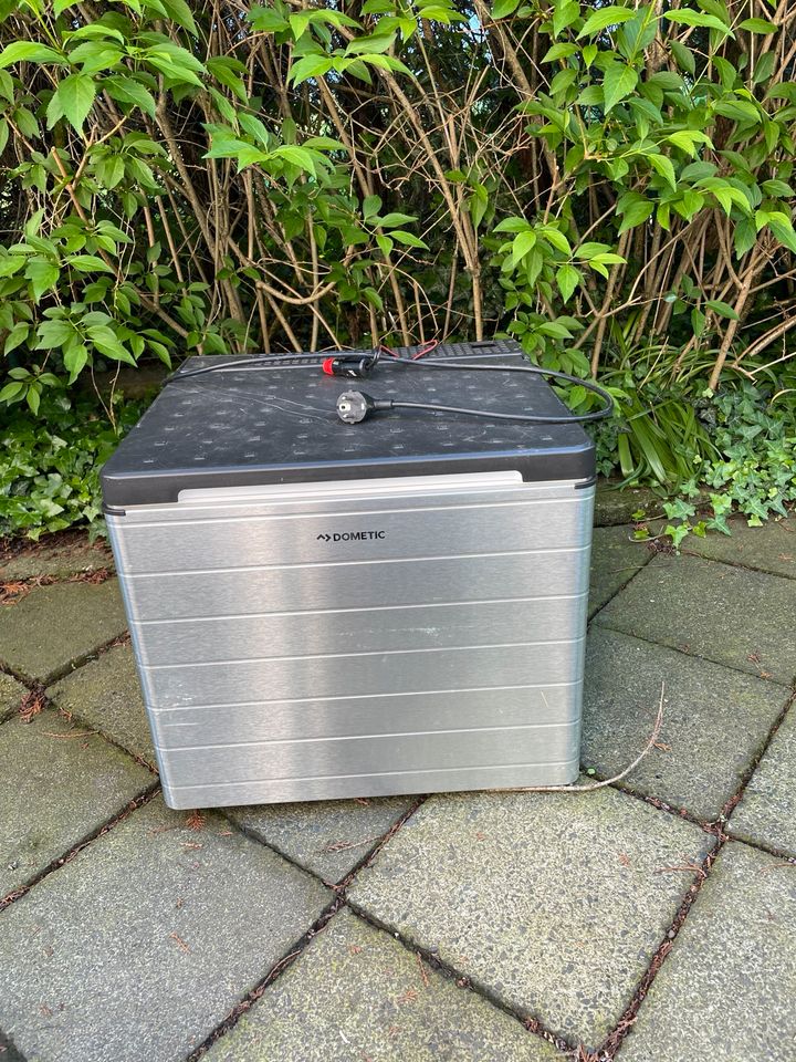 Verkaufe Kühlbox dometic 40 l für Gas, 220 V und 12 V in Bendorf