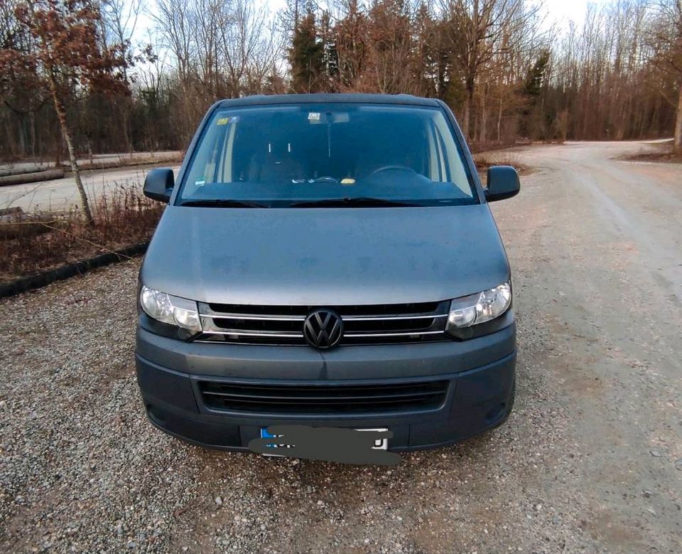 VW T5 Camper / Wohnmobil -Selbstausbau in Neu Ulm