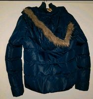 Blaue Winterjacke mit Fellrand an abknöpfbarer Kapuze Gr. M 38/40 Baden-Württemberg - Jungingen Vorschau