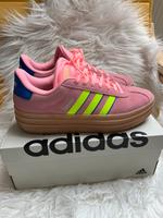 Adidas Sneaker neuwertig Gr. 42 Nordrhein-Westfalen - Wenden Vorschau