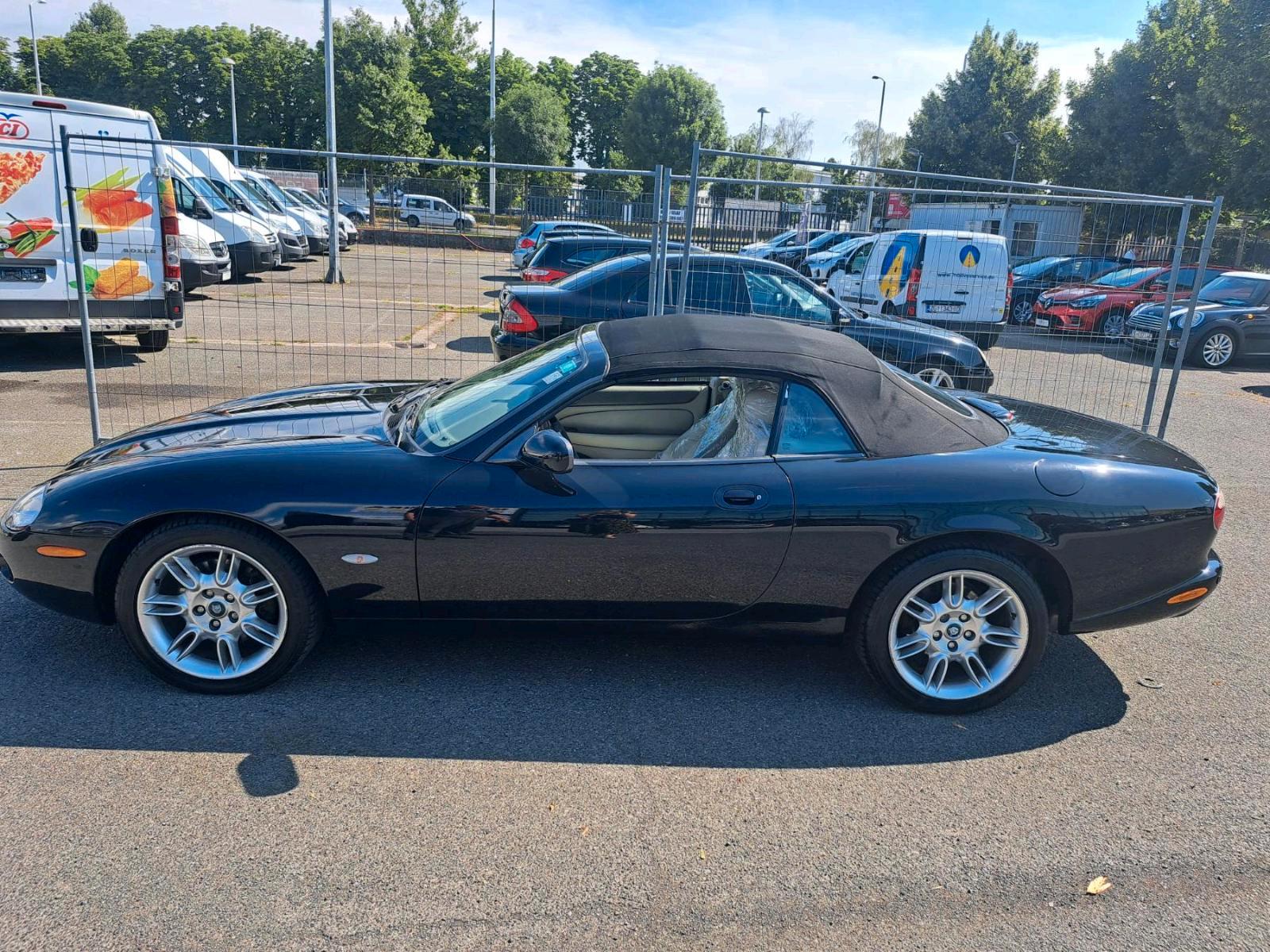 Abbildung des Autos Jaguar Cabrio XK8