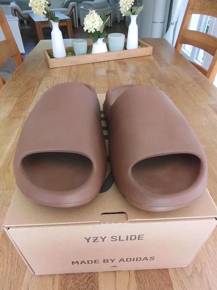 Yeezy Slide Flax - neu und ungetragen in Hannover