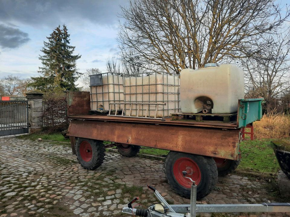 Treckeranhänger 10to Auflaufbremse höhergelegt in Am Großen Bruch