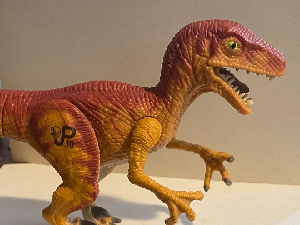 Dinosaurier Velociraptor Jurassic Park JP10 in Dortmund