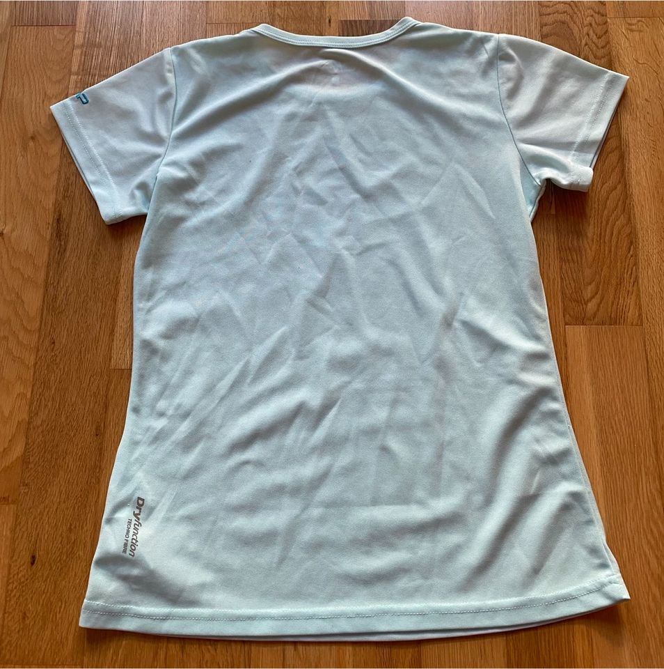 Dünnes Sport Shirt/ T-Shirt; hellblau mit Aufschrift;Gr. 164; CMP in Hamburg