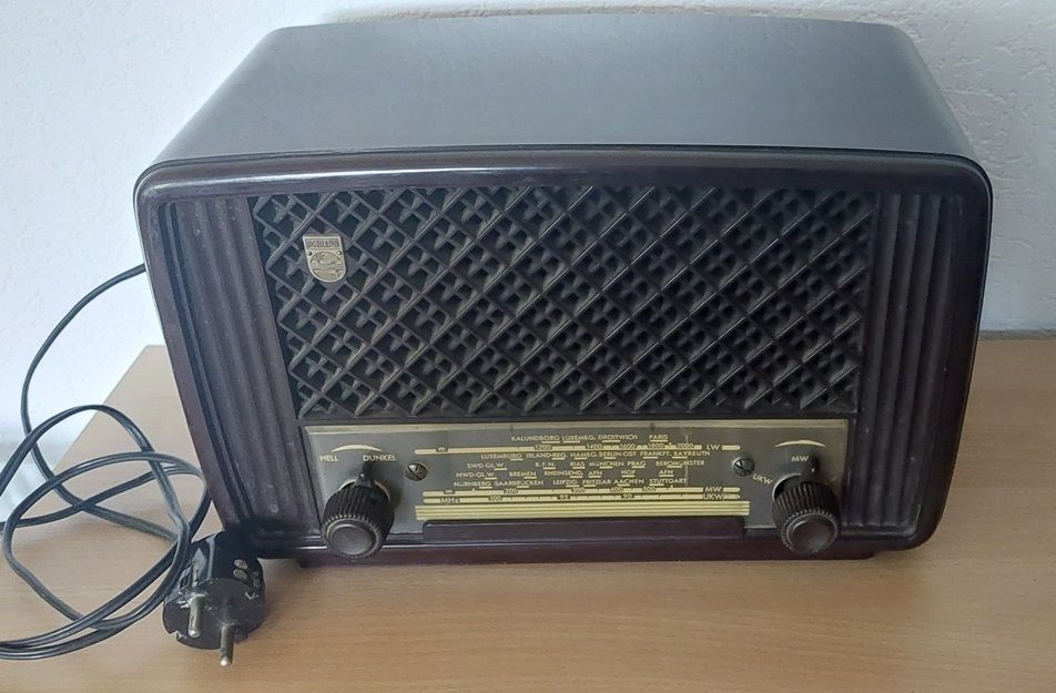 Philips Röhrenradio BD 222 U 22 (1954), defekt in Pfedelbach