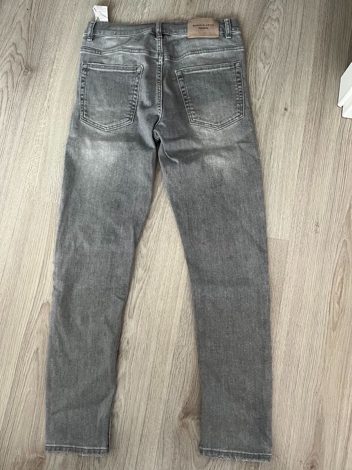 Zara Jeans H&M Gr 164 in Hamburg