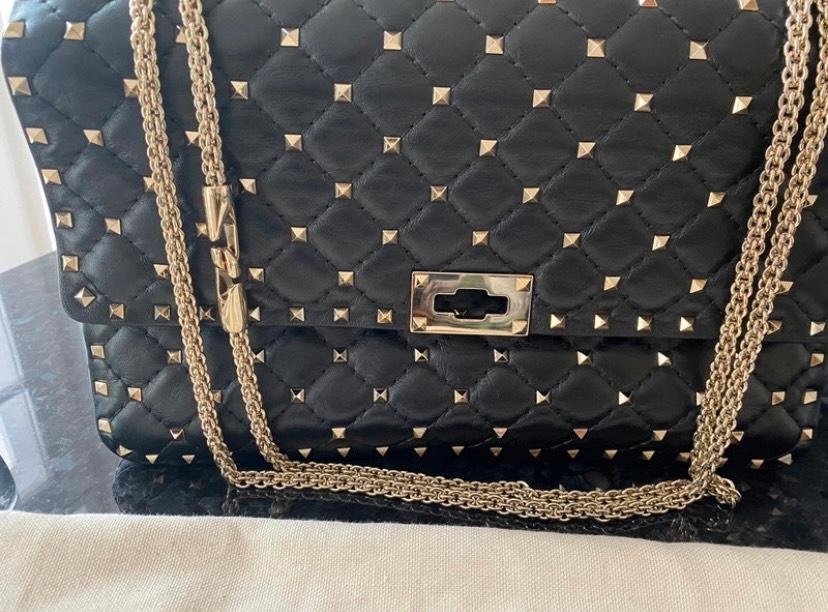 Valentino mittelgroße Rockstud Spike aus Nappaleder in München