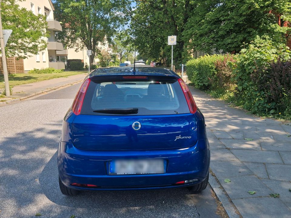 Fiat Grande  Punto  1.3  Moto Diesel  6 Gang in Hamburg