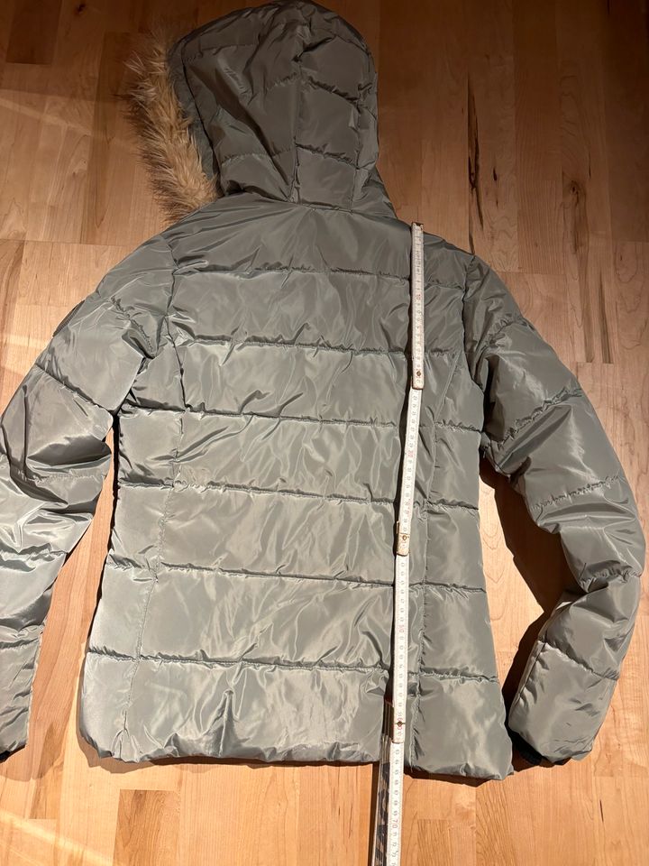 Winterjacke Mädchen Größe ca 152 in Lippstadt