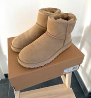 UGG Classic Mini Schuhe Stiefeletten Sand 39 Nordrhein-Westfalen - Kempen Vorschau