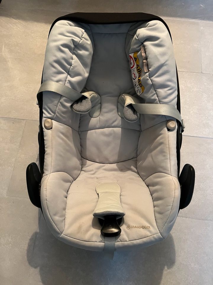 Maxi Cosi Pebble plus hellblau in Donaueschingen