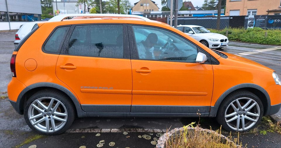 VW Cross Polo 9N 1,4l Automatik -TÜV neu in Homburg