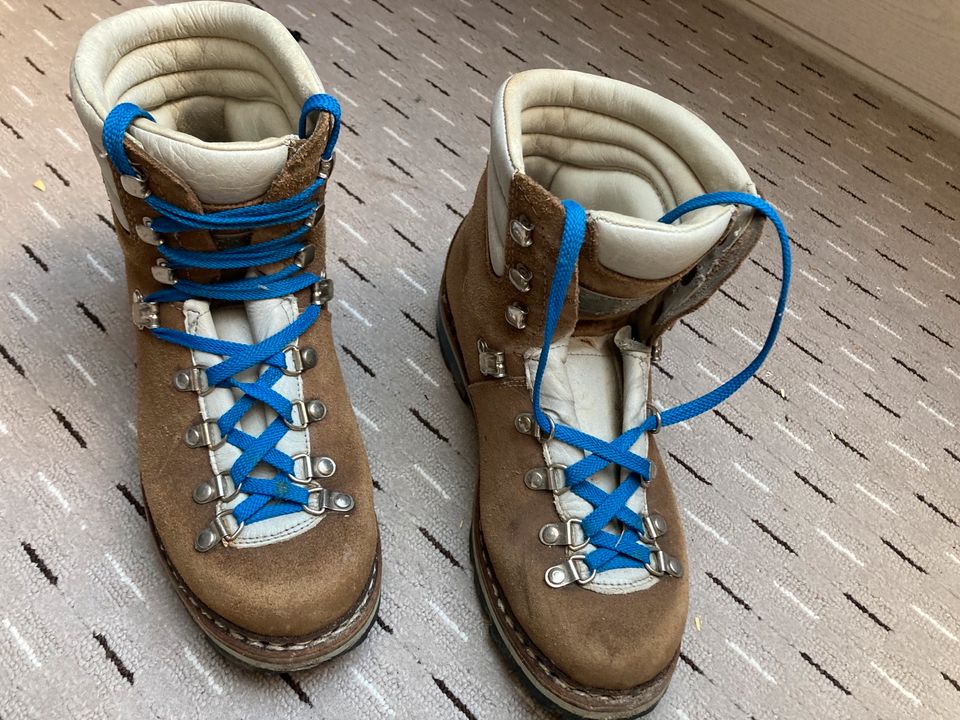 Lowa  Wanderschuhe Gr 38 in Dänischenhagen