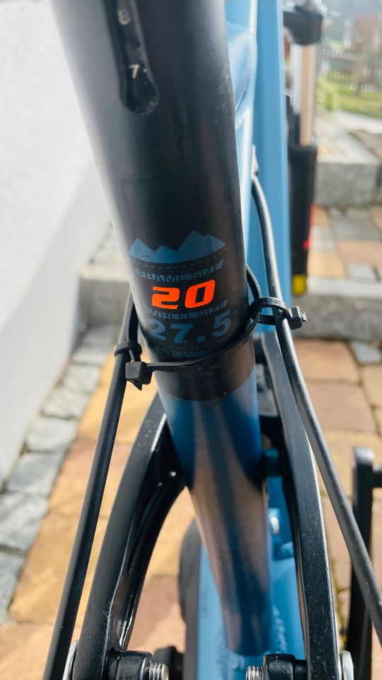 E-Bike TOTEM - Mountainbike vollgefedert - Herrenrad in Regen