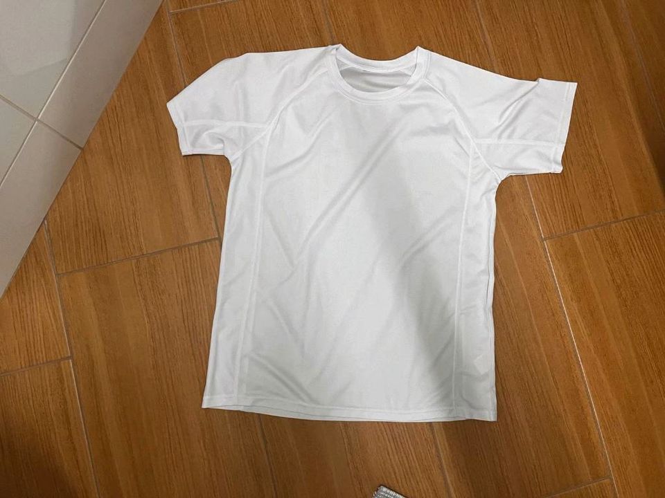 Sport T Shirt und Hose Set Weiß in Stolberg (Rhld)