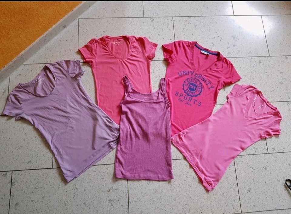 5er Pack T-Shirts Größe S in Niederkassel