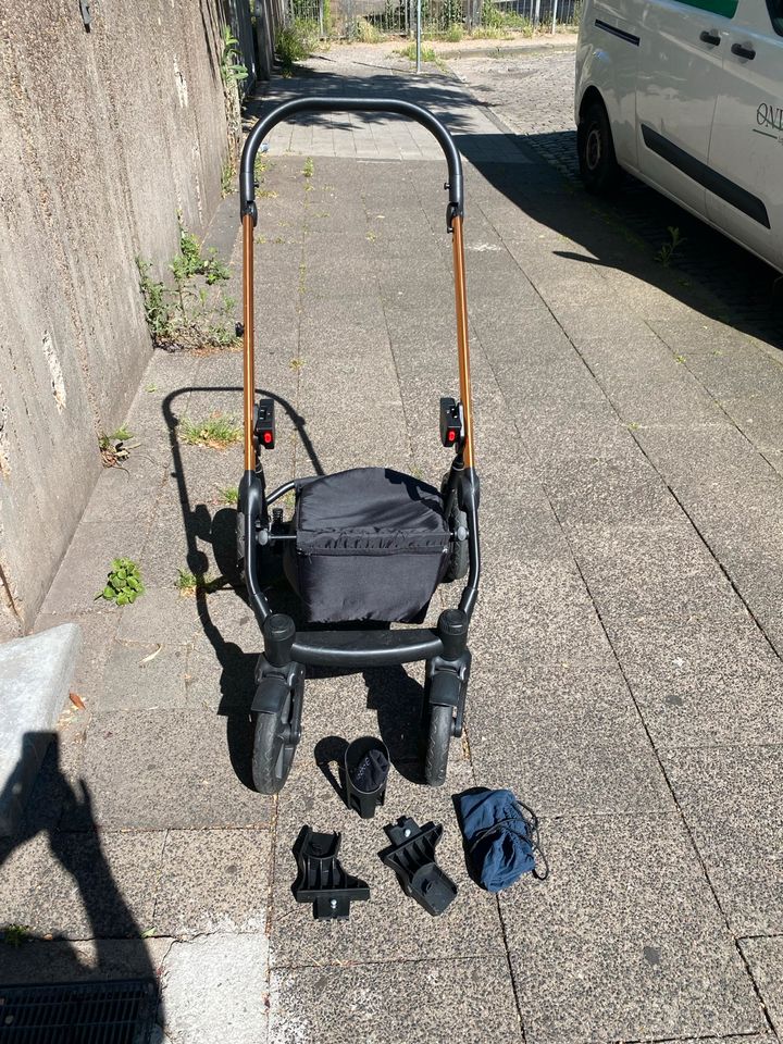 Kinderwagen,Babywagen 3 in 1 in Duisburg