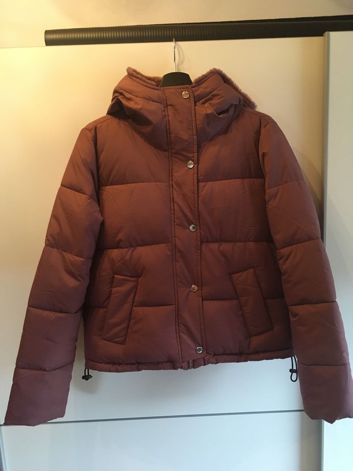 Hollister Puffer Jacke Damen Größe M in Teichwolframsdorf