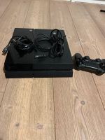 PlayStation PS4 mit einem Controller Baden-Württemberg - Trossingen Vorschau