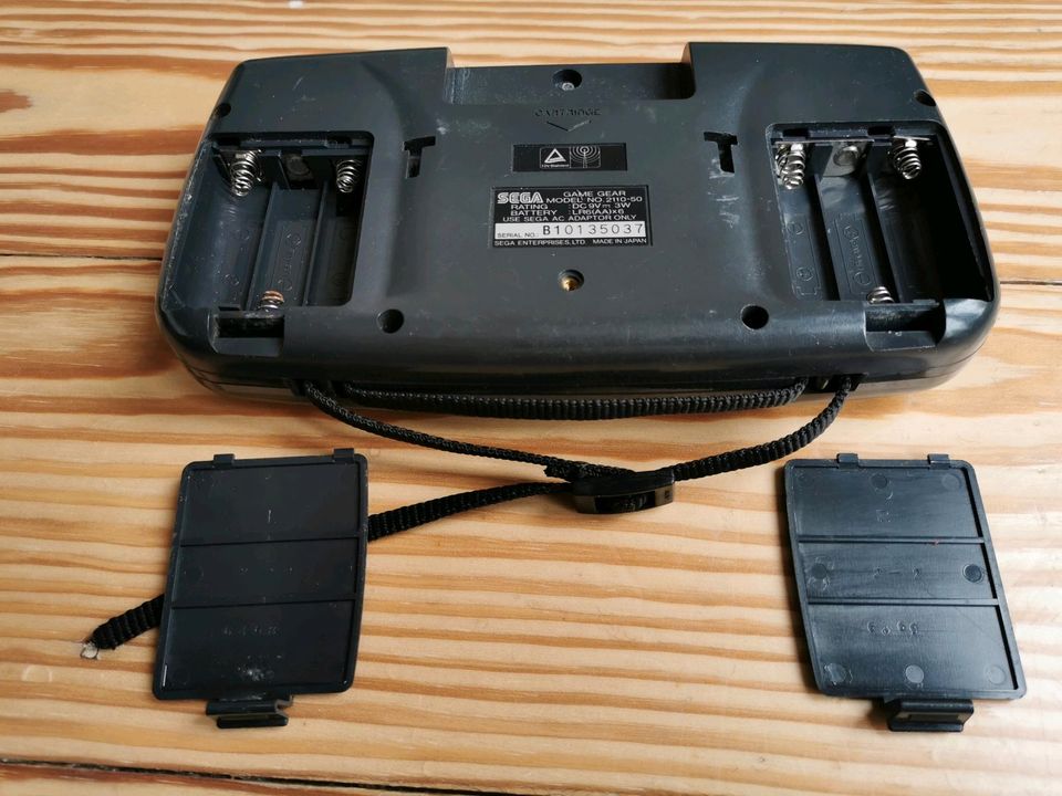 Sega Game Gear mit 7 Spielen und Original Car-Adapter in Hamburg