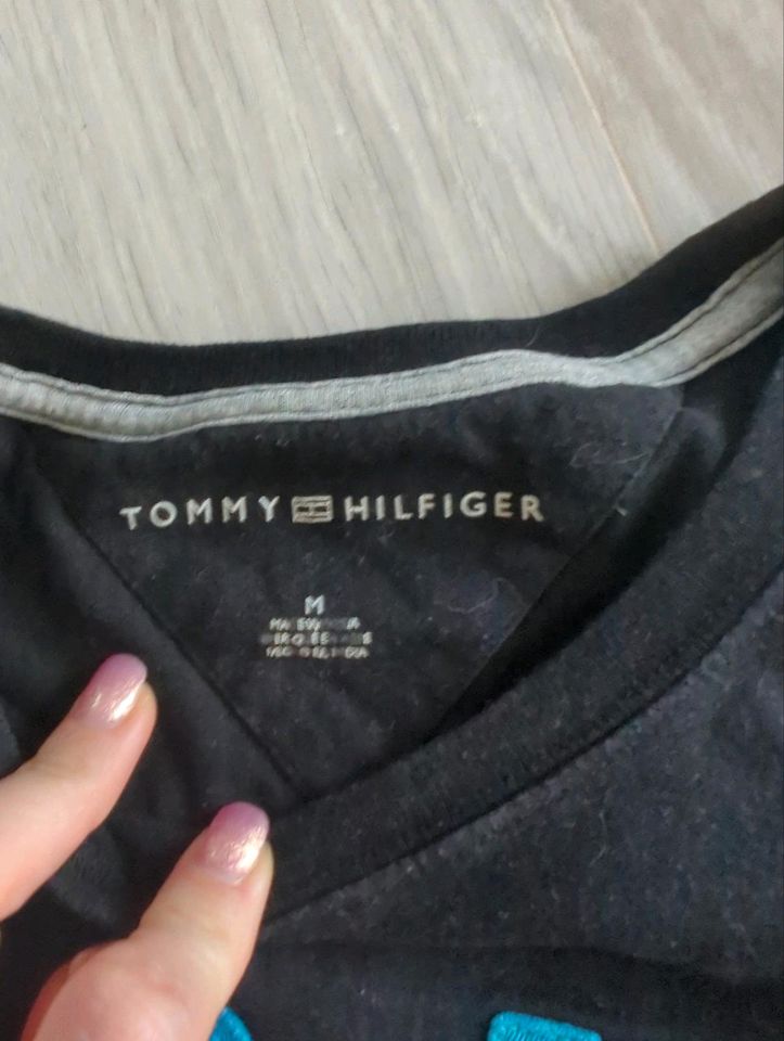 T-Shirt von Tommy Hilfiger in Hahnstätten