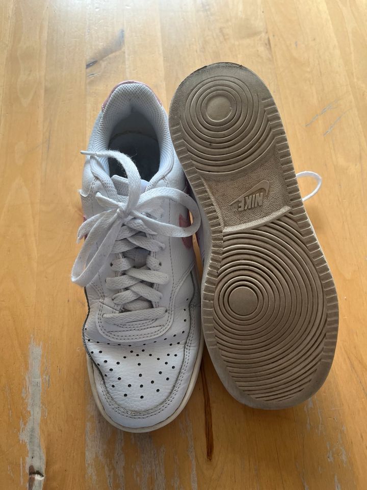 Nike Schuhe weiß rosa in Größe 38 in Olbernhau