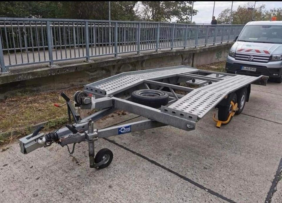 Autotrailer Anhänger mitten 2.7t / 4,5m ab 30€ in Berlin