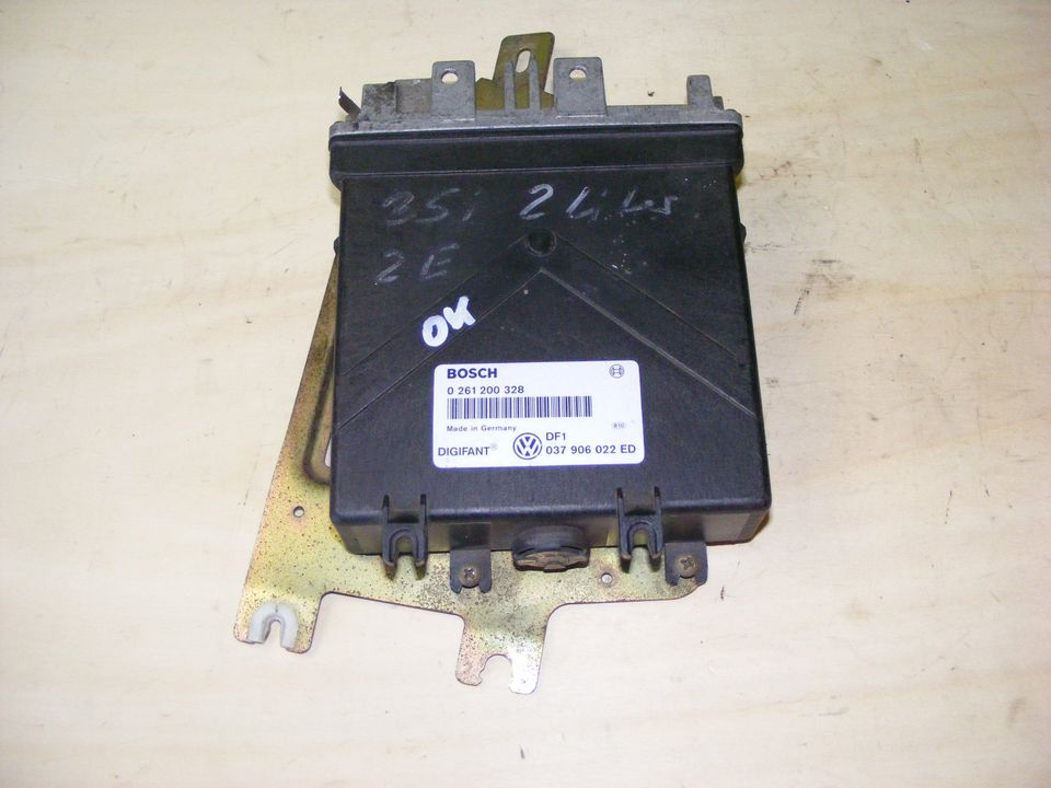 VW Passat 35i 2.0l 8V 2E Motor Steuergerät Bosch 0261200328 in Bottrop