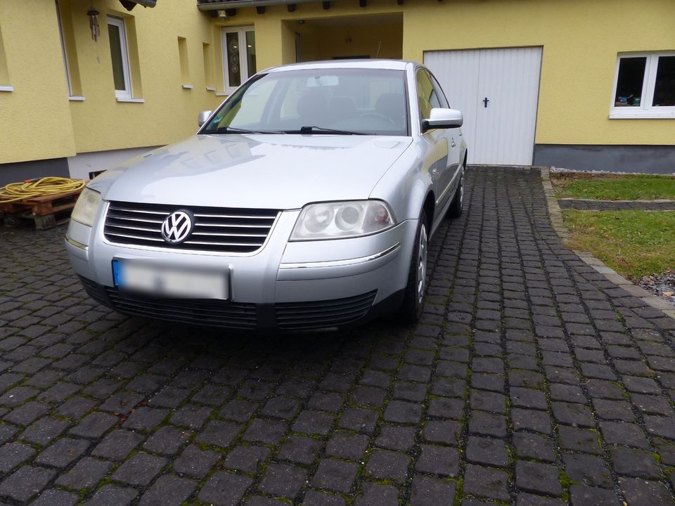 VW Passat 2,0 85 KW Benzin/Gas Highline Limousine in Leverkusen