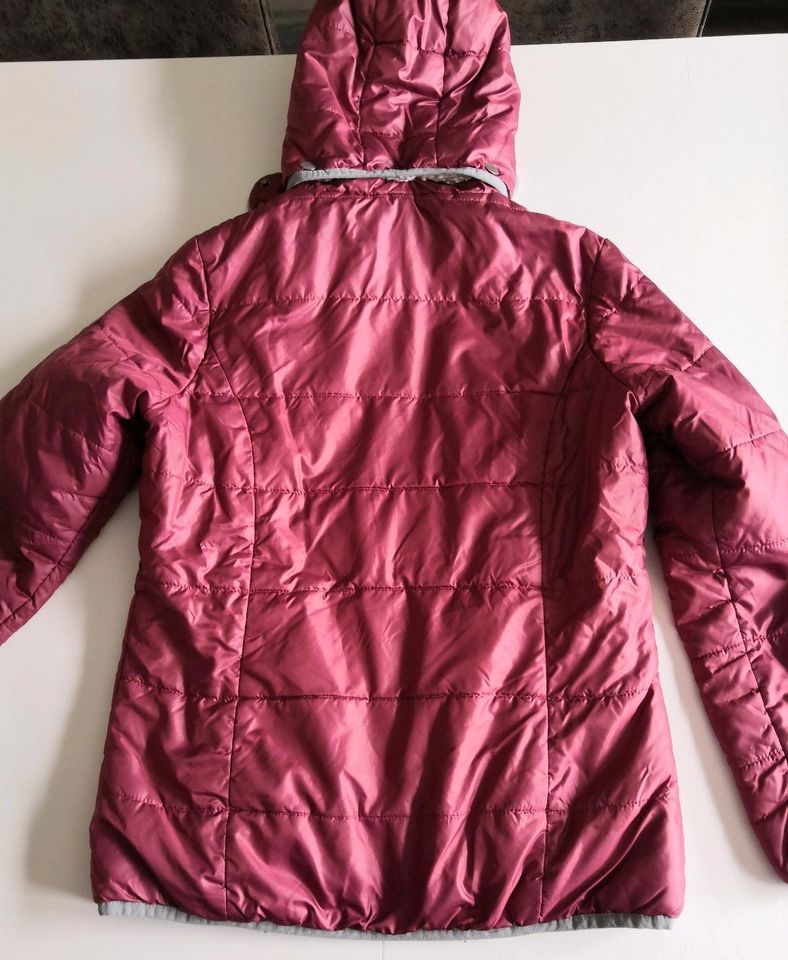 Jacke Winterjacke bordeaux mit Fell, Gr 152 in Zirkow