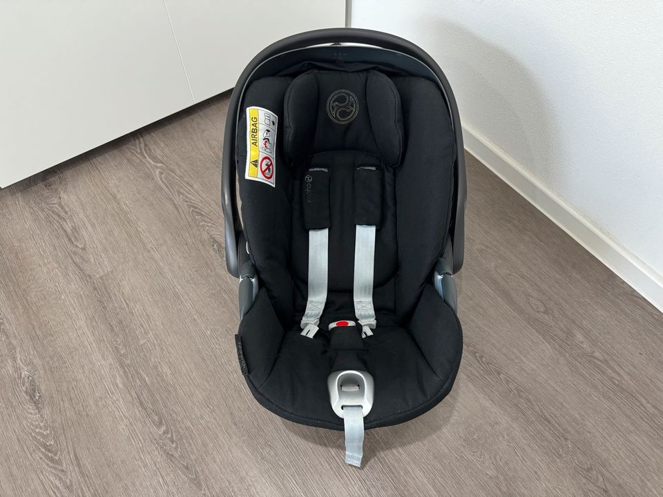 Cybex Cloud Z i-Size Plus Auto Babyschale Schwarz Deep Black in Tuttlingen