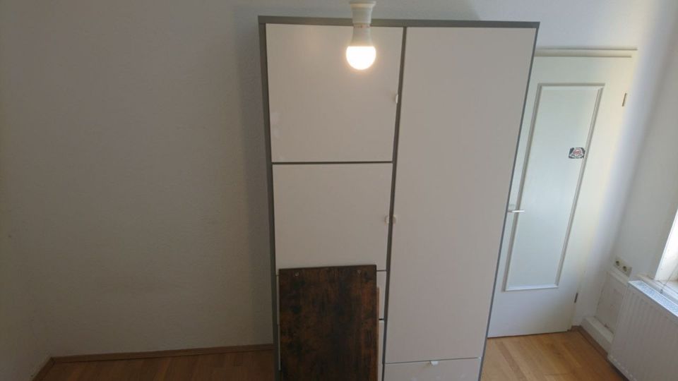 Kleiderschrank IKEA Visthus 122cm x 59cm x 216cm in Marburg