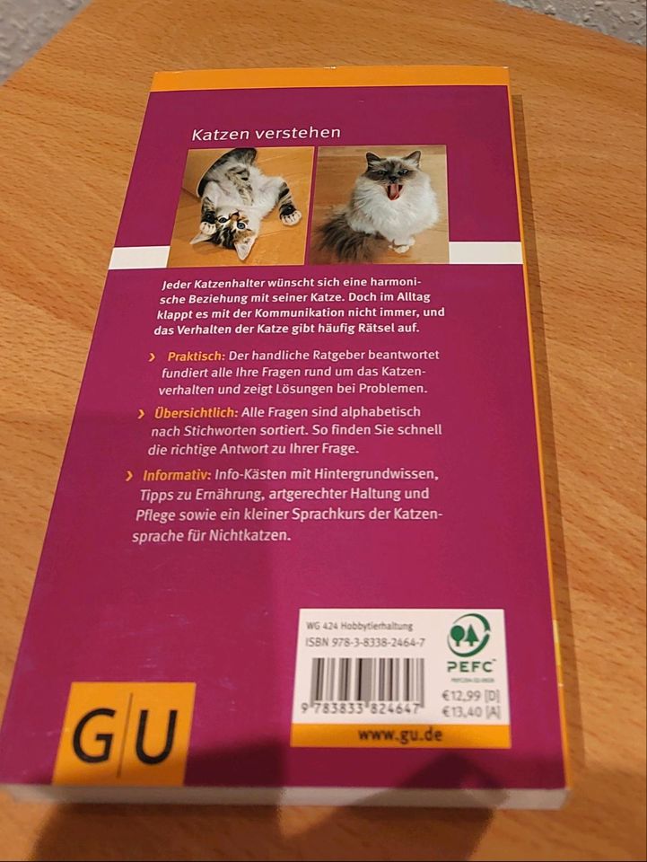 Buch über Katzenverhalten in Weinheim